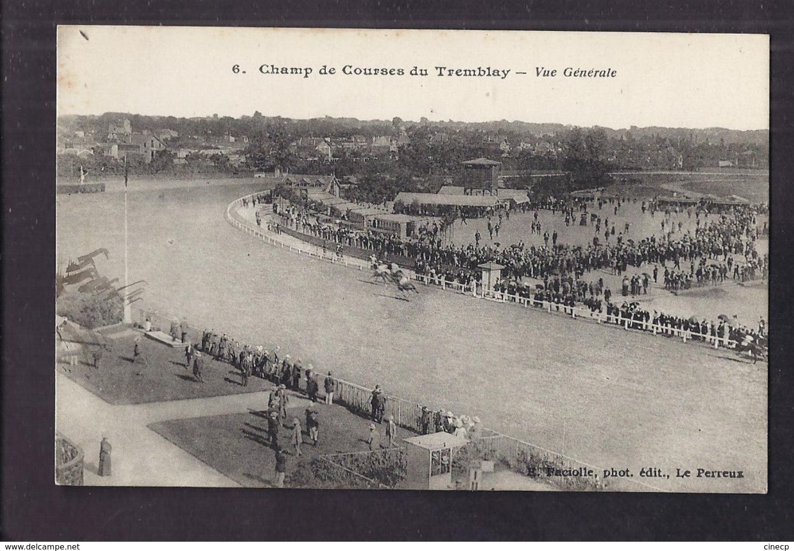 CPA 93 - LE TREMBLAY - Champ De Courses Du Tremblay - Vue Générale - TB PLAN ANIMATION COURSES CHEVAUX HIPPISME - Tremblay En France