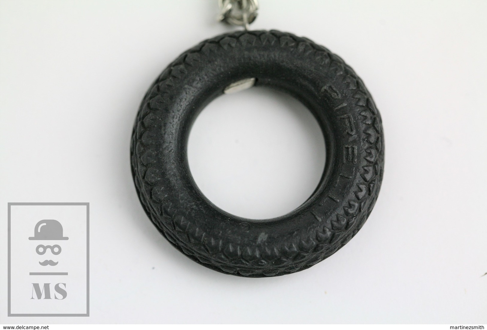 Vintage Pirelli Tyre Advertising Keyring/ Keychain - Llaveros