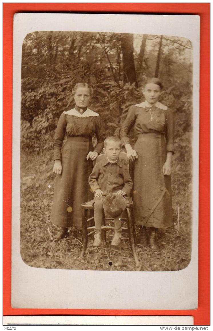 GBB-15 Carte-Photo De Famille, Dans La Région Sainte-Croix -Orbe Jura Vaudois, Selon Origine Du Lot. Non Circulé - Sainte-Croix 