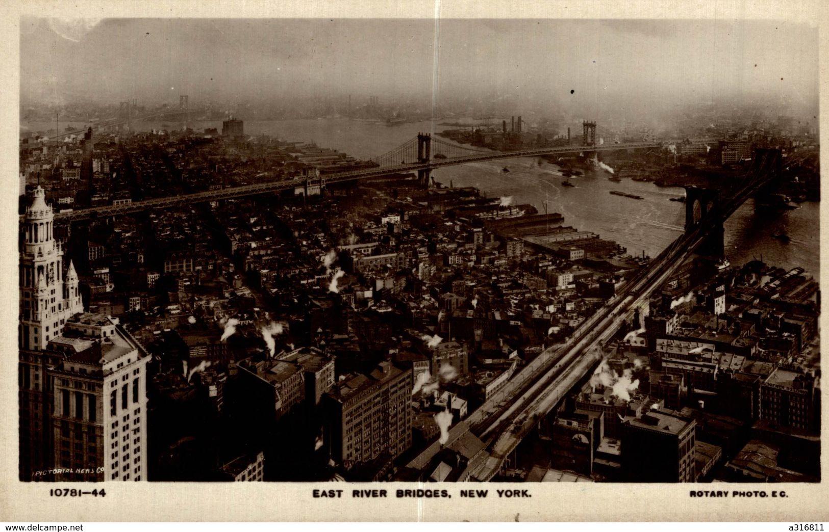 EAST RIVER BRIDGES NEW YORK - Bridges & Tunnels