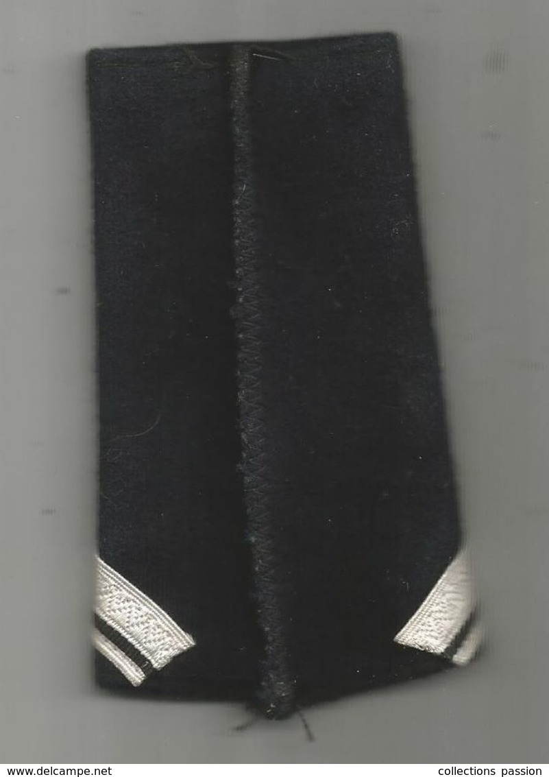 Militaria , Grade D'épaule  , Passant  , 2 SCANS , Frais Fr : 1.55 E - Blazoenen (textiel)