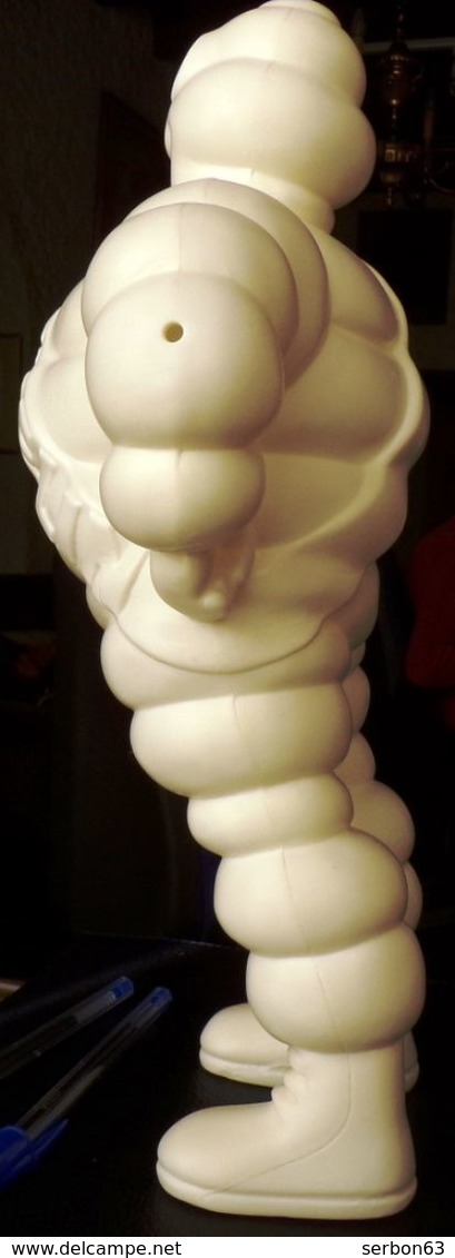 MICHELIN CLERMONT-FERRAND BIBENDUM EN PLASTIQUE BLANC 30 cm. TRES BON ETAT DE CONSERVATION NEUF - NOTRE SITE serbon63