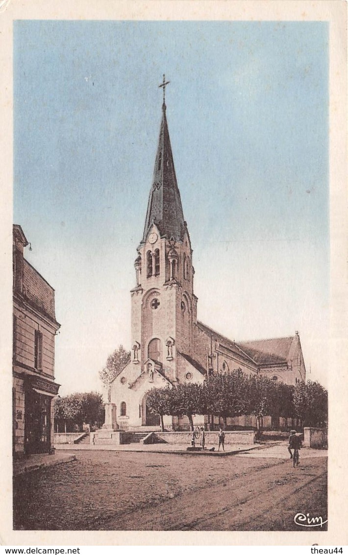 ¤¤   -  LES TROIS-MOUTIERS   -  L'Eglise Et Le Monument Aux Morts   -  ¤¤ - Les Trois Moutiers