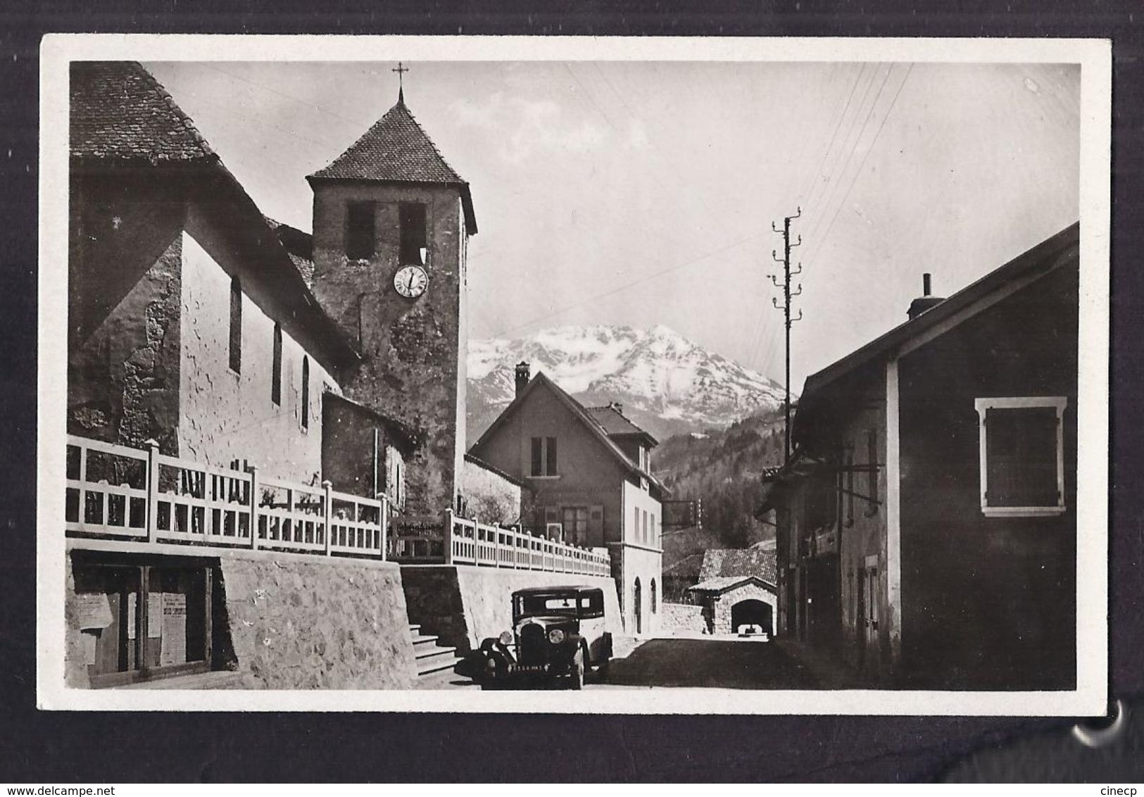 CPSM 38 - LAVAL - L'église Et Au Loin , Belle-Etoile - TB PLAN Rue CENTRE VILLAGE TB AUTOMOBILE - Laval