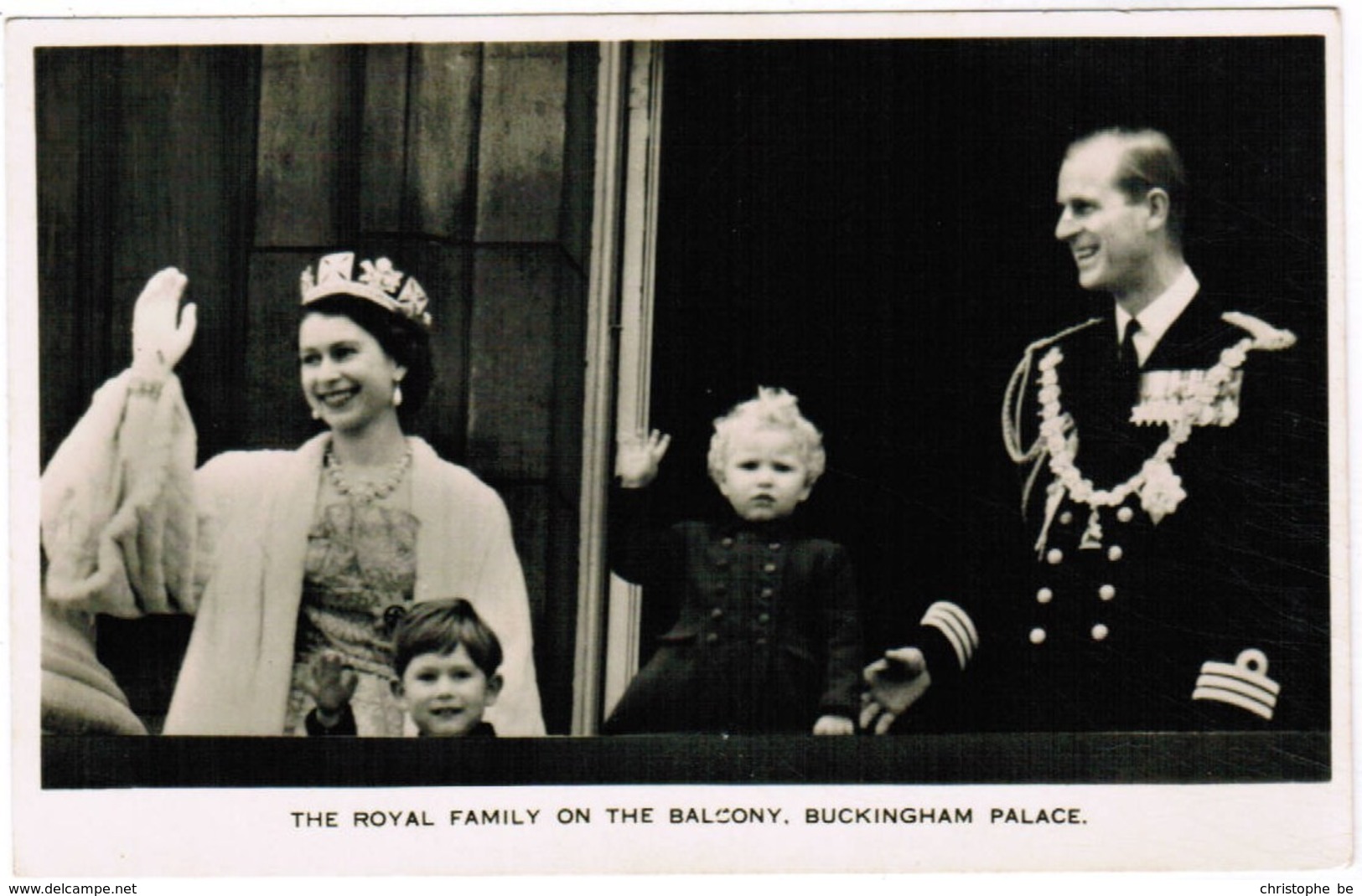 The Royal Family On The Balcony, Buckingham Palace (pk41807) - Royal Families