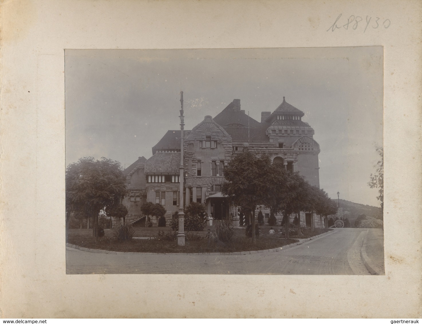 China - Besonderheiten: 1900: Lacquer Album With 46 Photos From China, Tsingtau, ... ÷ 1900 (ca): Ch - Autres & Non Classés