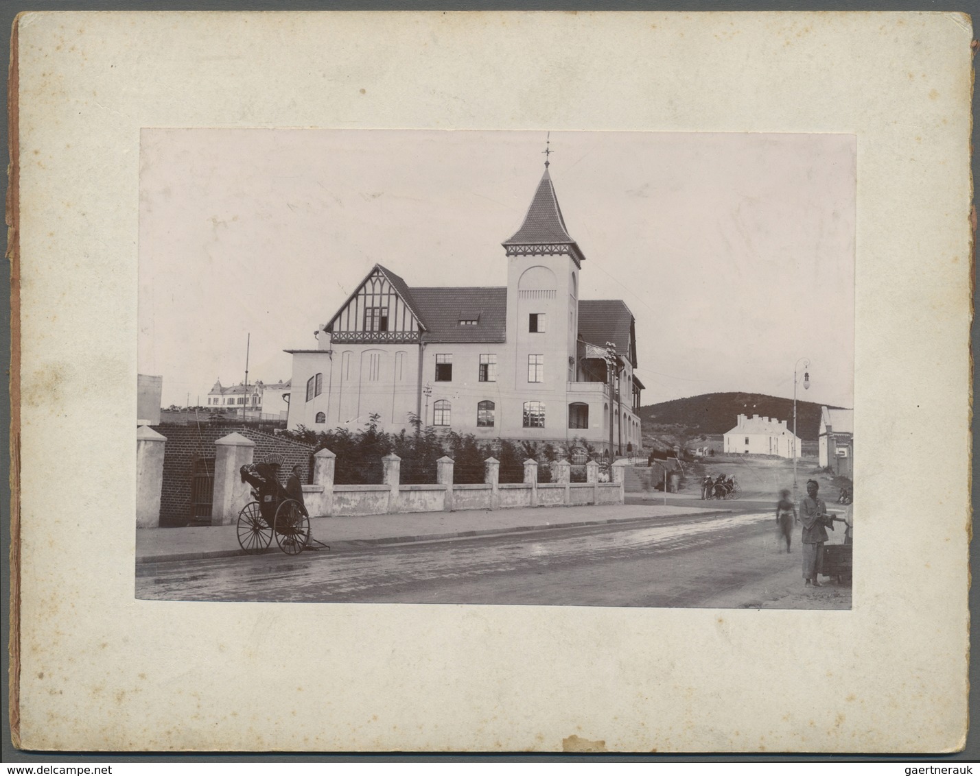 China - Besonderheiten: 1905: Chinese Laquer Album (dragon, Slightly Damaged) With 27 Photos, War Sh - Autres & Non Classés