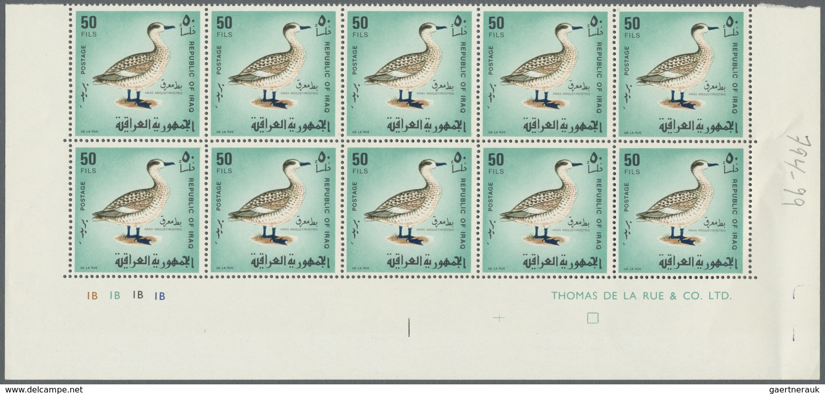 ** Irak: 1953/1975 (ca.), Accumulation Of Mostly Part Sheets Or Complete Sheets In Box With Many In Com - Iraq