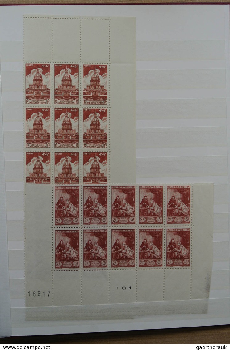 Frankreich: 1925/1940 (ca.): Stockbook with souvenir sheets of France: (Yvert no's): souvenir sheet