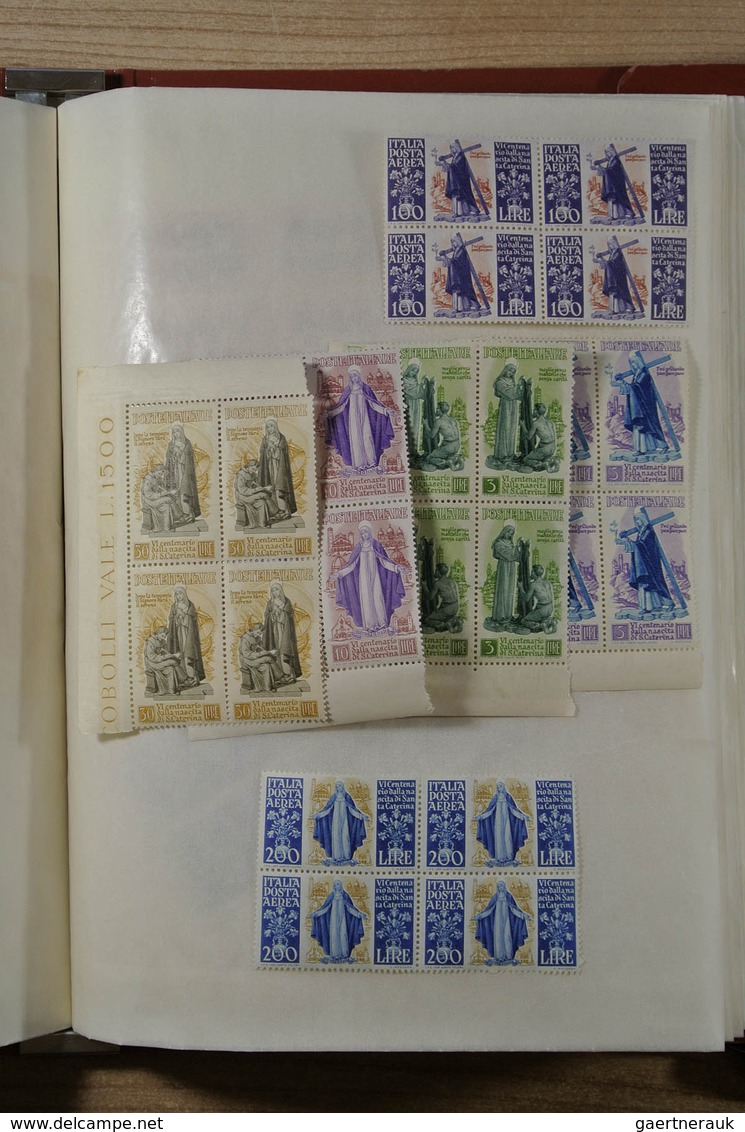 Italien: 1863/1980: Wonderful and very unusual mint never hinged collection in blocs of 4, form the