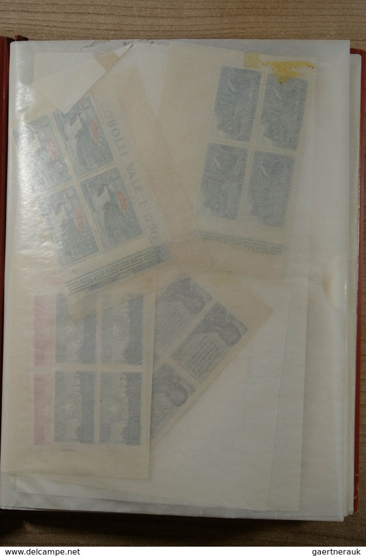 Italien: 1863/1980: Wonderful and very unusual mint never hinged collection in blocs of 4, form the