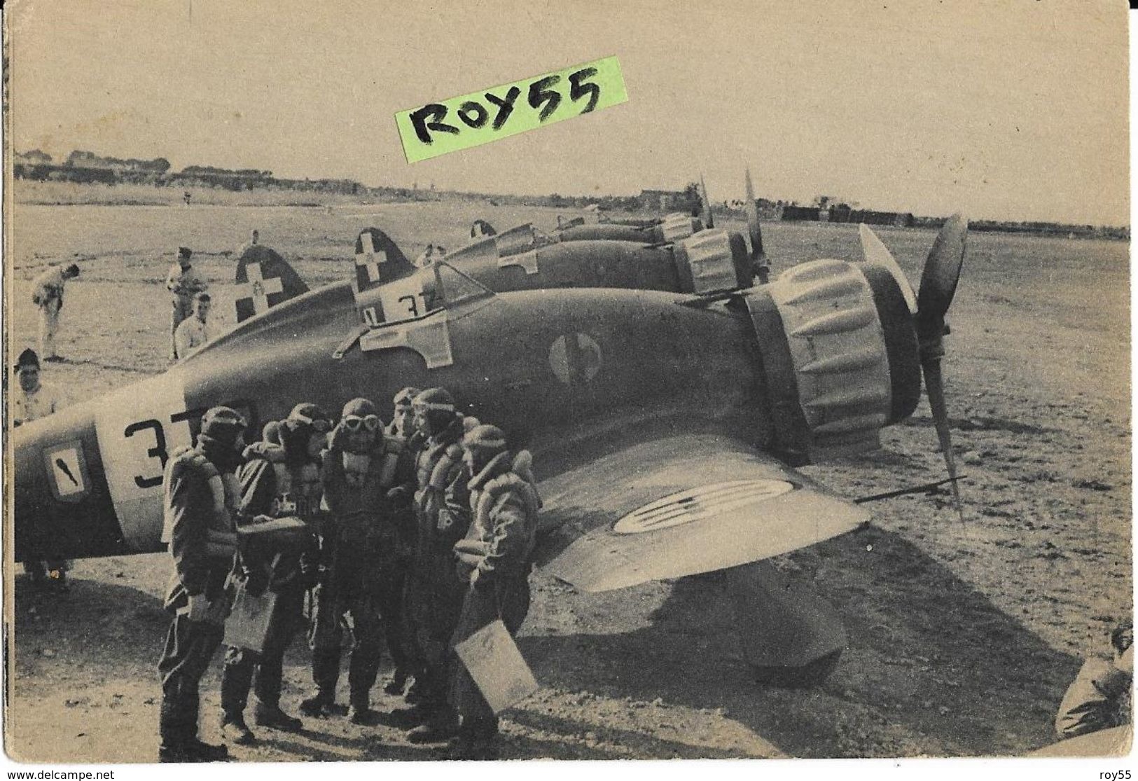 Aereo Aerei Aviazione Veduta Schieramento Di Saette Macchi 200 Piloti Che Ricevono Istruzioni Prima Del Volo (XX) - 1939-1945: 2a Guerra