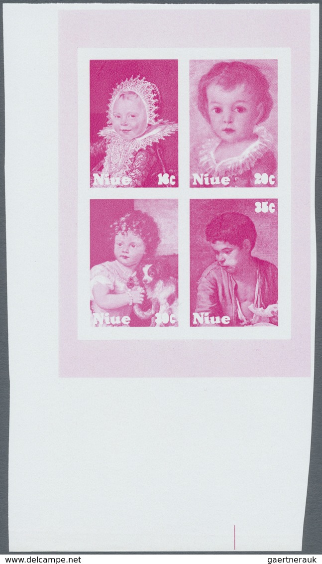 ** Thematik: Kinder / children: 1979, NIUE: International Year of Child miniature sheet with different