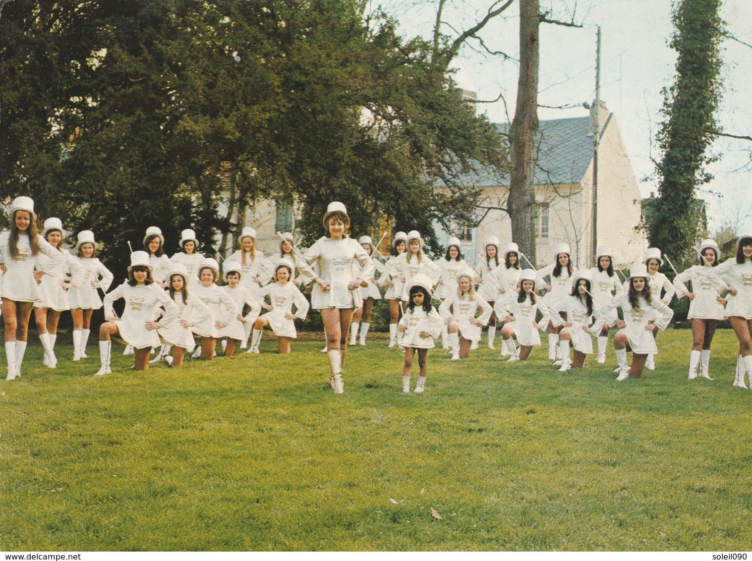 CP  60  CHAMBLY   17711    Les  Majorettes  - Association  " Les  Hirondelles  De CHAMBLY " - Autres & Non Classés