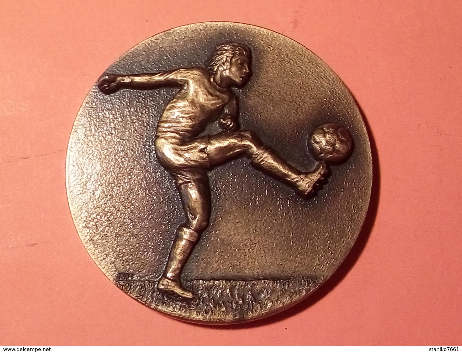 SUPERBE ANCIENNE MÉDAILLE ROUEN JOUEUR DE FOOT LIBERTÉ DIMANCHE GRAVEUR VONA VOIR PHOTOS Diamètre 50 Mm 57.66 Grammes - Other & Unclassified