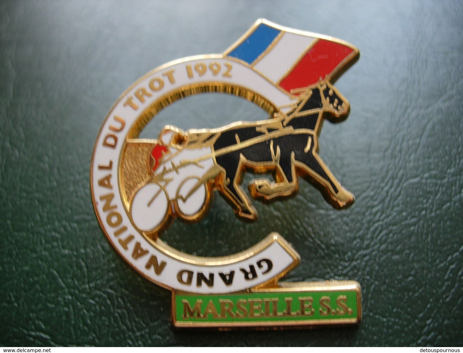 PIN'S MARSEILLE S.S. GRAND NATIONAL DU TROT 1992 SIGNE STARPIN'S. - Städte