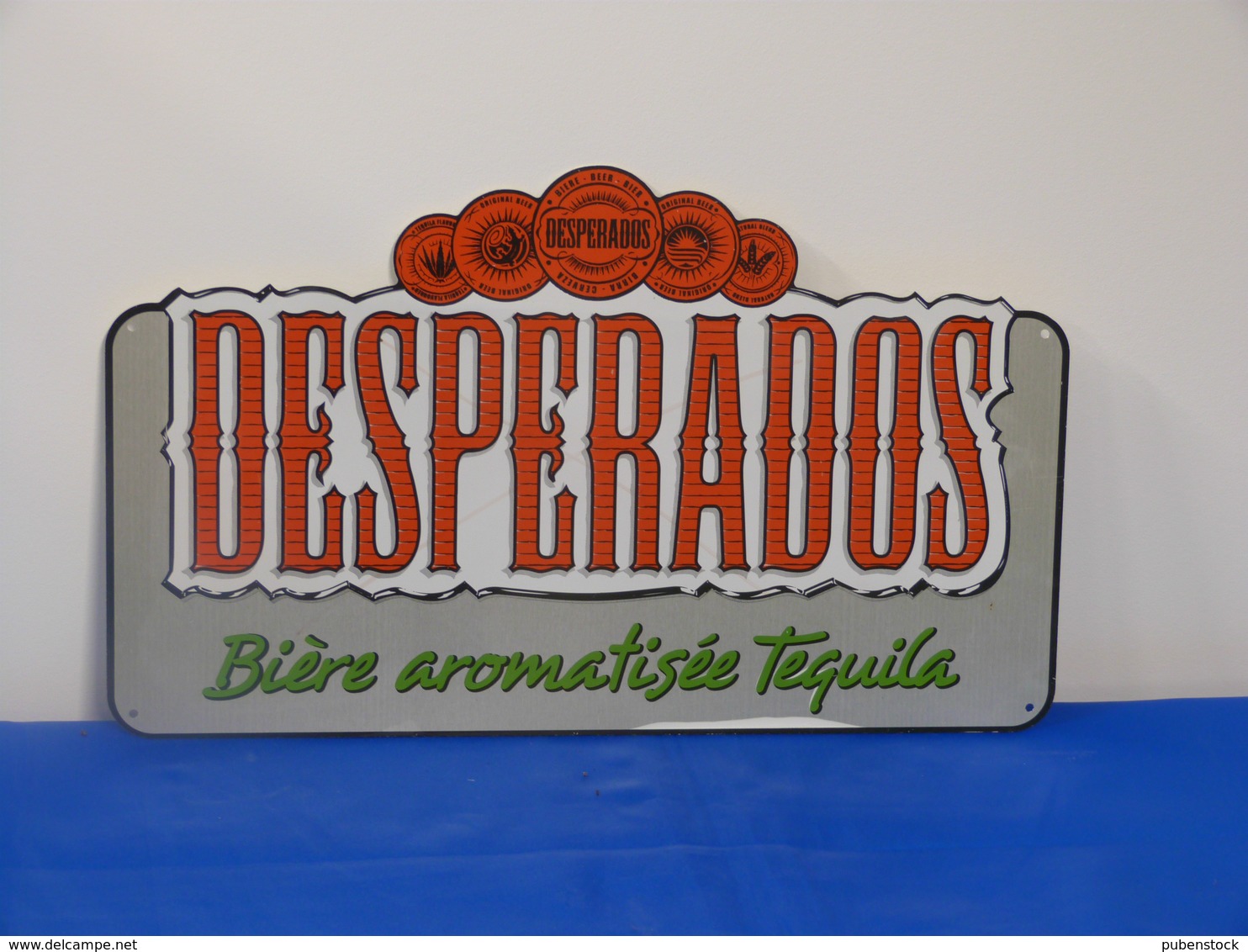 Plaque En Métal "DESPERADOS" - Plaques En Tôle (après 1960)