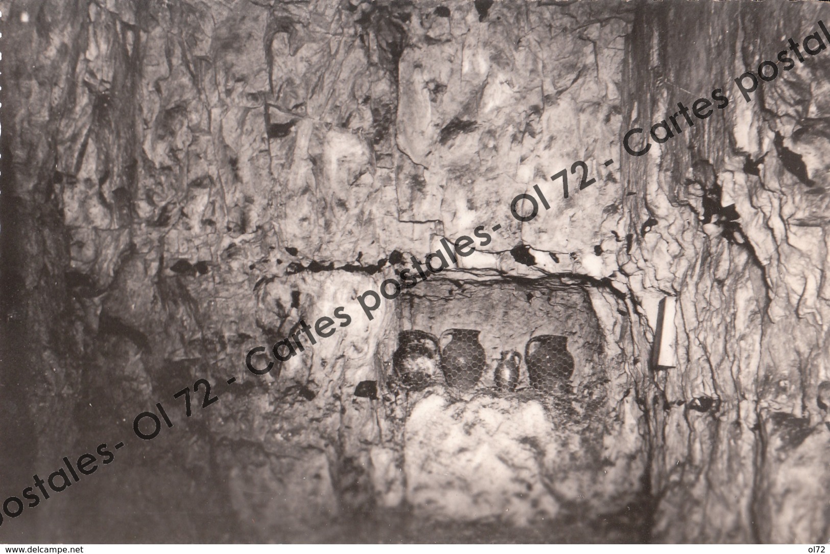 CPSM - Somme > Naours - Grottes Historiques De Naours - Détail D'une Chambre Avec Armoire - Naours