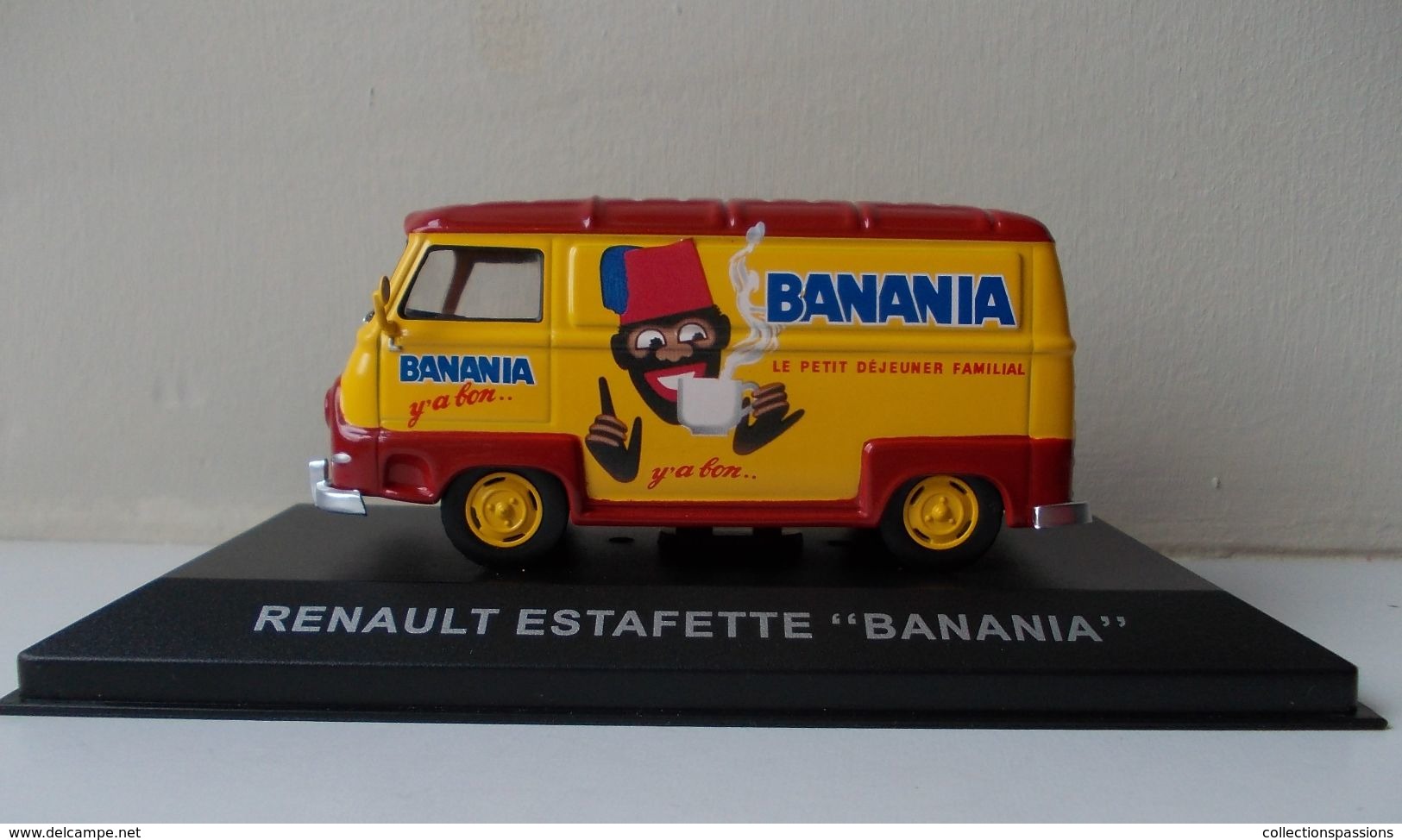 RENAULT ESTAFETTE "BANANIA" - Vrachtwagens