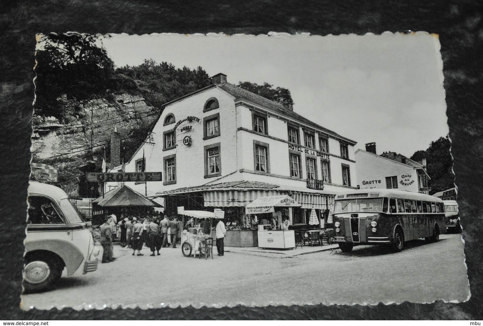 406  Remouchamps : Hotel De La Grotte   Bus , Vendeur De La Gelace- Ijsverkoper Animée  Geanimeerd - Aywaille