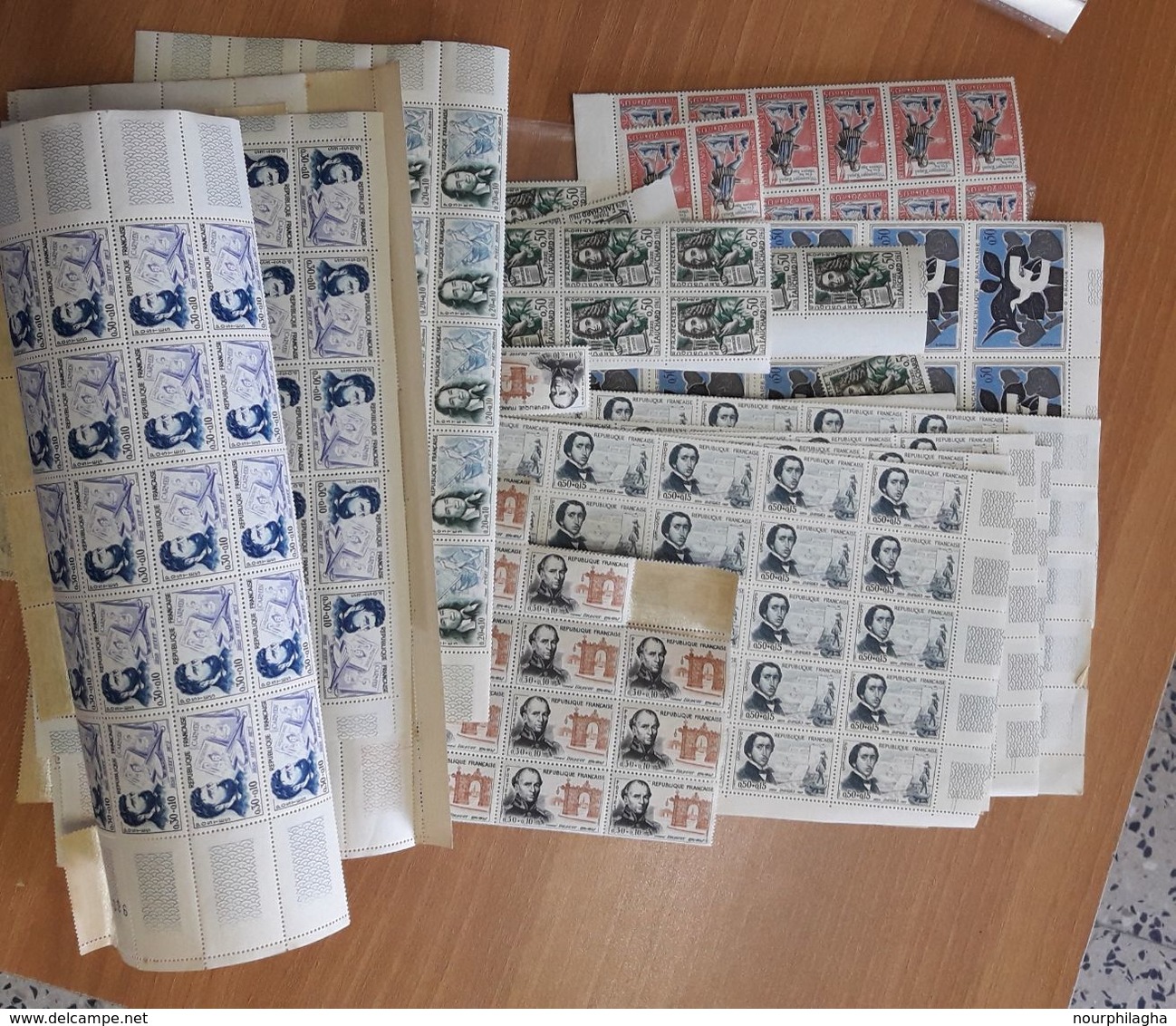 LOT FRANCE EN FEUILLES ET FRAGMENTS - Unused Stamps