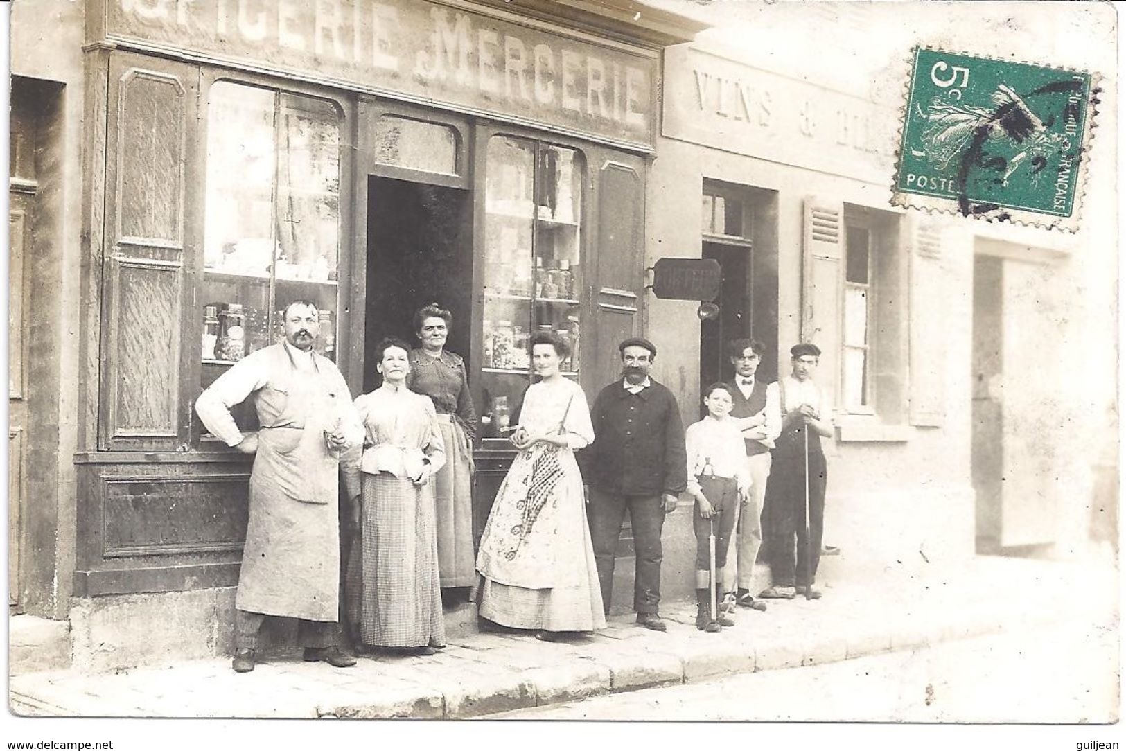 CARTE PHOTO - EPICERIE-MERCERIE Et Maison VINS BIERES à Droite - Carte Postée à Montreuil -  " AS DE TREFLE " - A Identifier