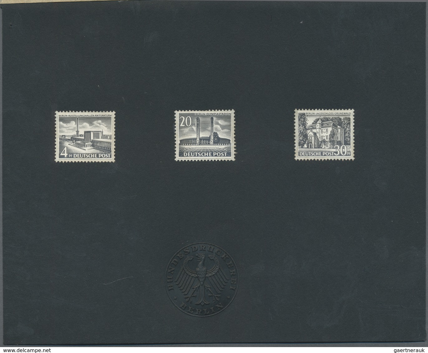 ** Berlin: 1953, Schwarzer, Amtlicher Ankündigungskarton Mit Aufgeklebten Originalmarken Mi. Nr. 112 Un - Sonstige & Ohne Zuordnung