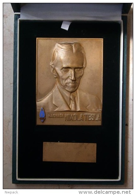 NIKOLA TESLA - Inventions Yugoslavia - AWARD - Bronze Plaque In Casse (BOX) - Other Apparatus