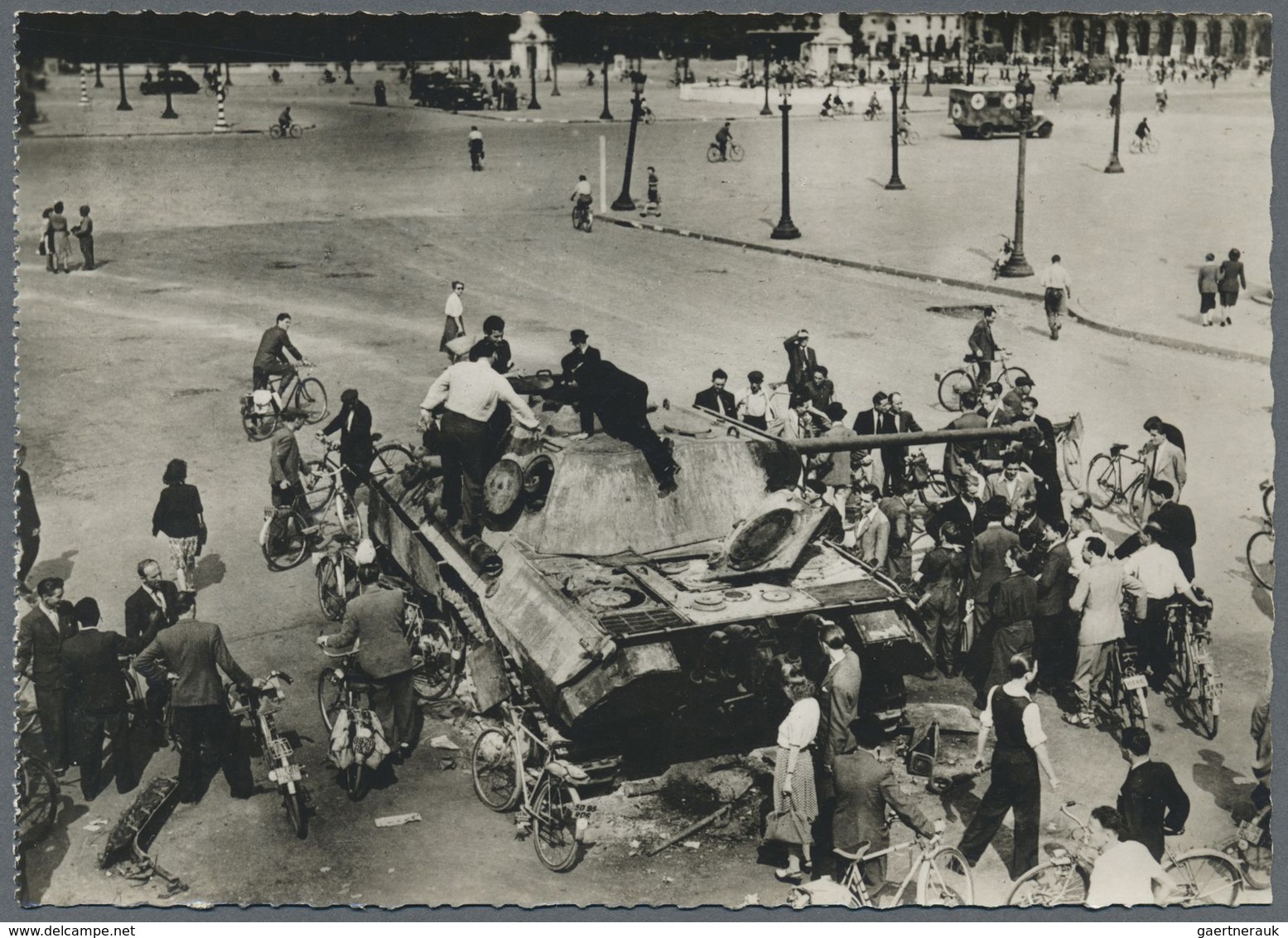 Ansichtskarten: Politik / Politics: FRANKREICH, Paris 1945, Befreiung Und Befreiungsfeier, 160 Ansic - Personaggi