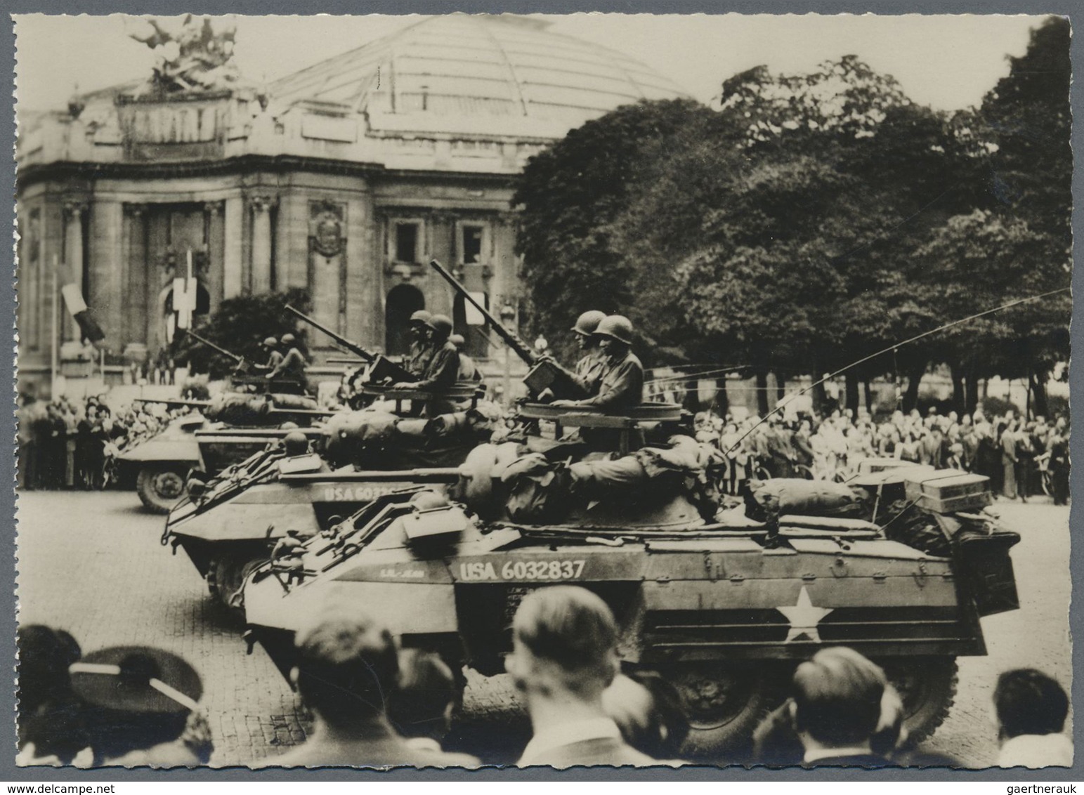 Ansichtskarten: Politik / Politics: FRANKREICH, Paris 1945, Befreiung Und Befreiungsfeier, 160 Ansic - Persönlichkeiten