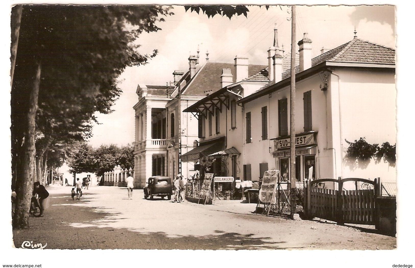 AUDENGE.(GIRONDE).ALLEES DE BOISSIERE ET LA MAIRIE. - Autres & Non Classés