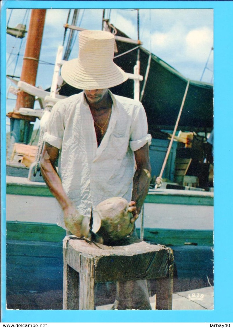 Cp  Carte  Postale  - Antilles Marchand De Noix De Coco - Polynésie Française