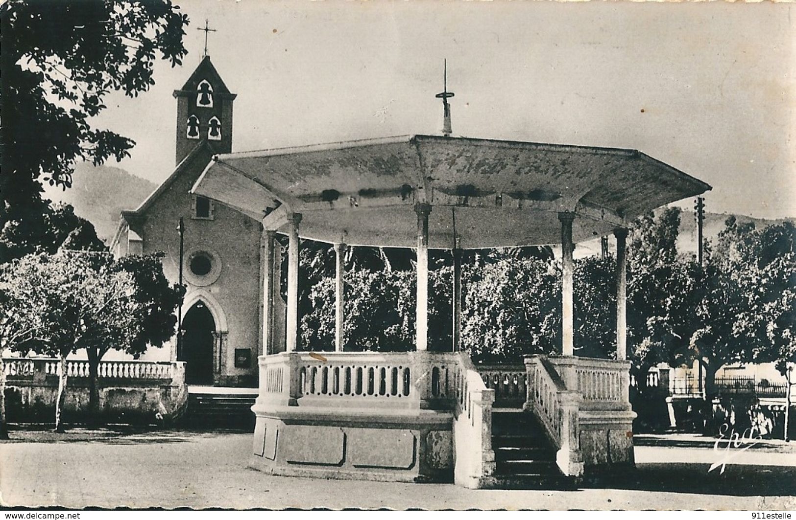 Algérie   NOVI  -   LE KIOSQUE Et  L' EGLISE - Other & Unclassified