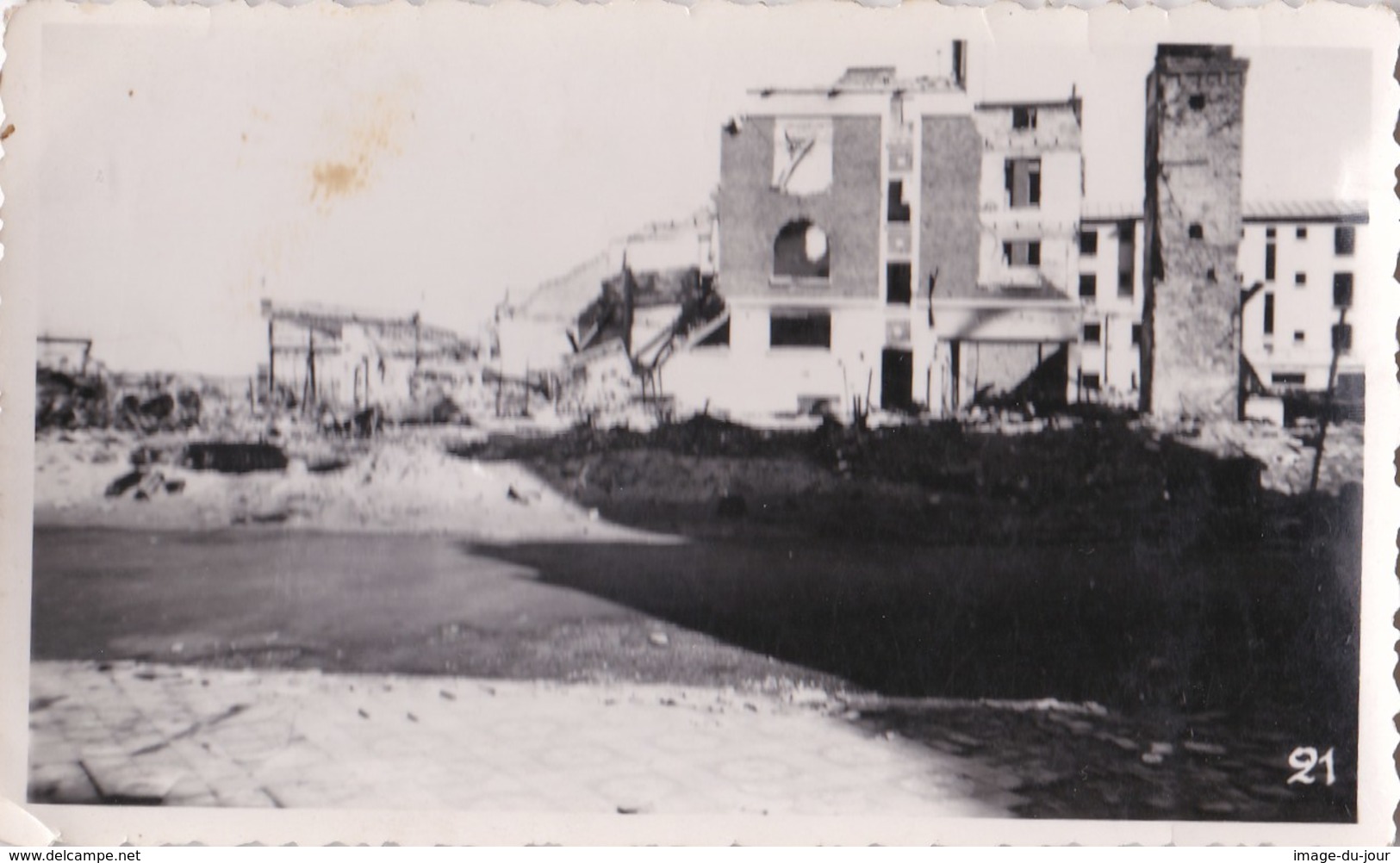 Photo Ancienne  Dunkerque  Guerre 1939 1945  Sur Le Port Les établissements  PRIX FIXE - Guerre, Militaire