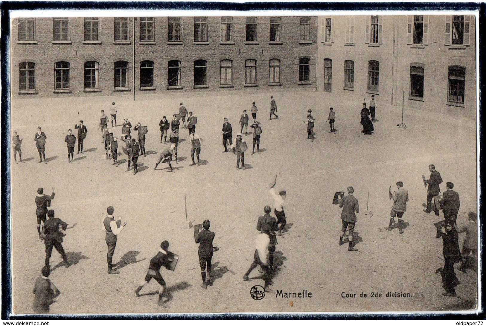 MARNEFFE - BELGIQUE - ECOLE - COUR DE 2DE DIVISION - JEUX - JEU - ANIMATION - Autres & Non Classés