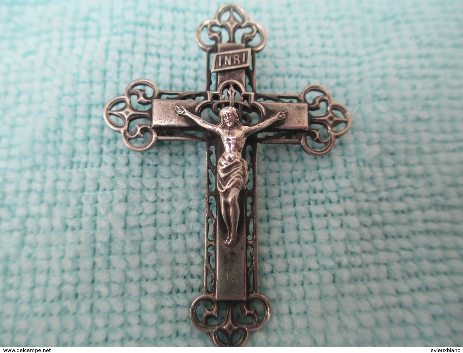 Insigne Religieux  /Croix Ouvragée / Crucifix / Bronze Nickelé /Broche/ Fin XIXéme Siécle       CAN656 - Godsdienst & Esoterisme