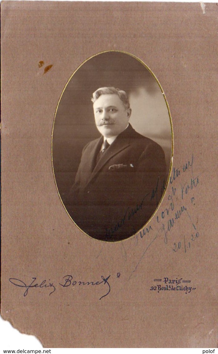 Photo De Félix BONNET - Paris - Portrait Sur Support Cartob Rehaussé Or   (102333) - Personnes Anonymes