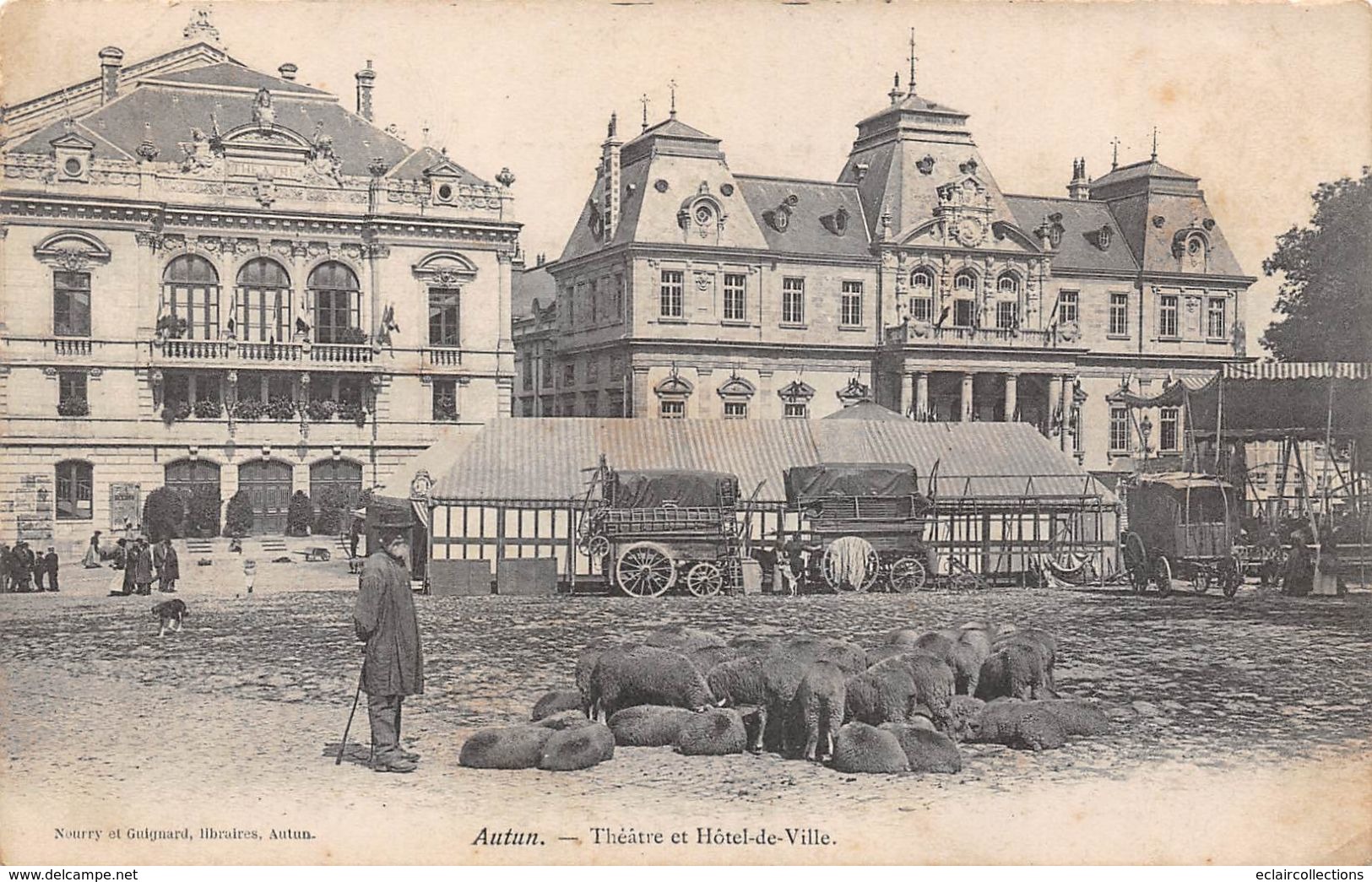 Autun        71         Hôtel De Ville Et Marché Aux Moutons       (voir Scan) - Autun