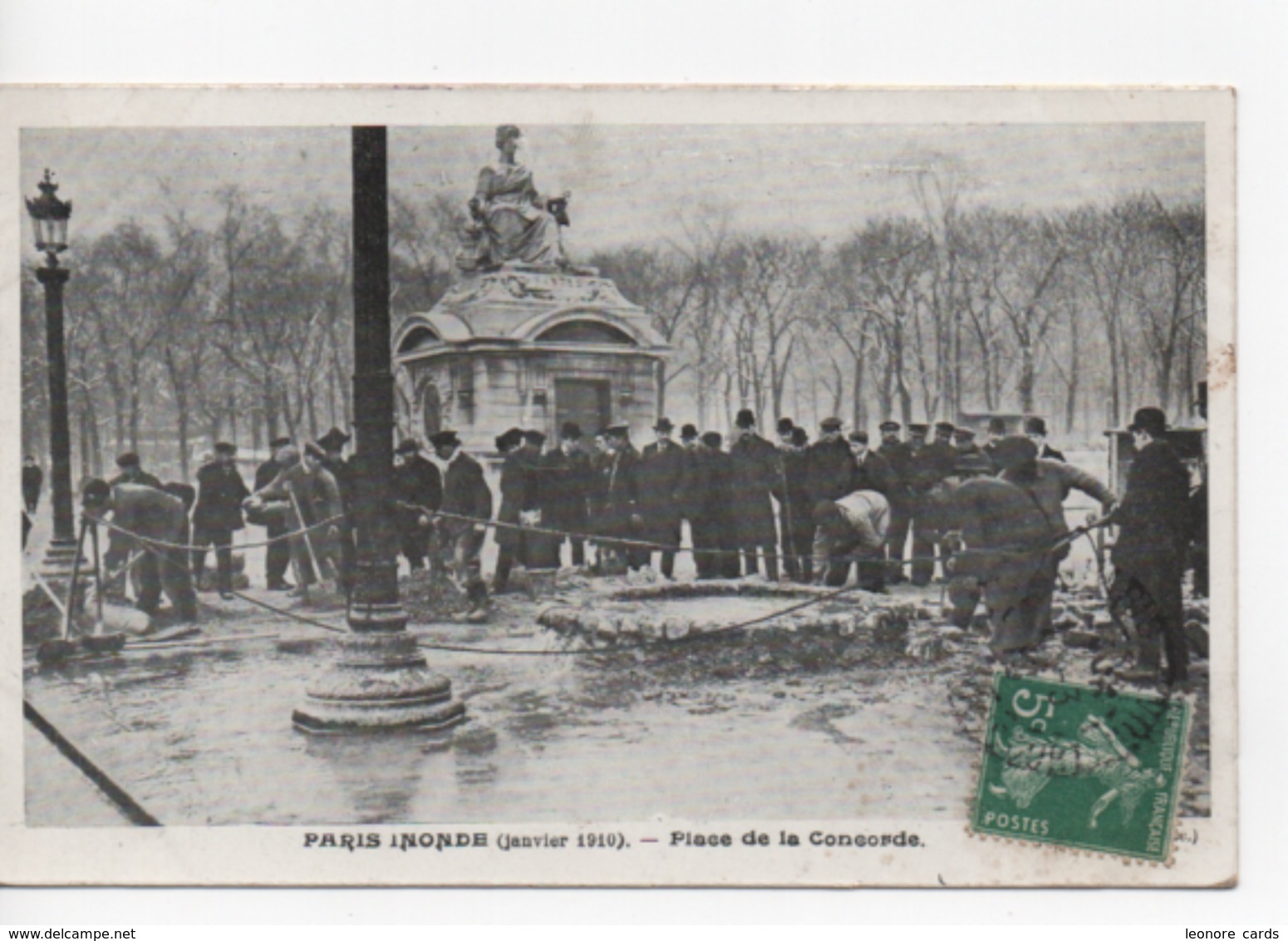 Cpa.Evenement.Inondations.Paris Inondé.1910.Place De La Concorde.animé Personnages. - Inondations