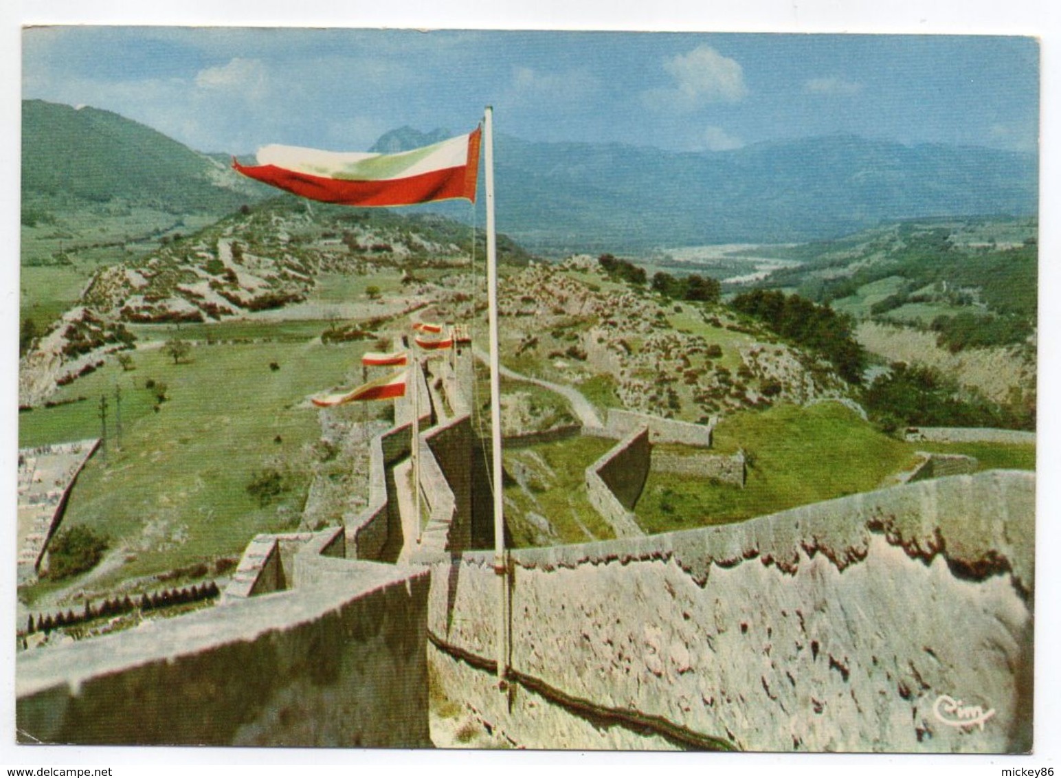 SISTERON--Couronnement De La Citadelle,le Chemin De Ronde - Sisteron