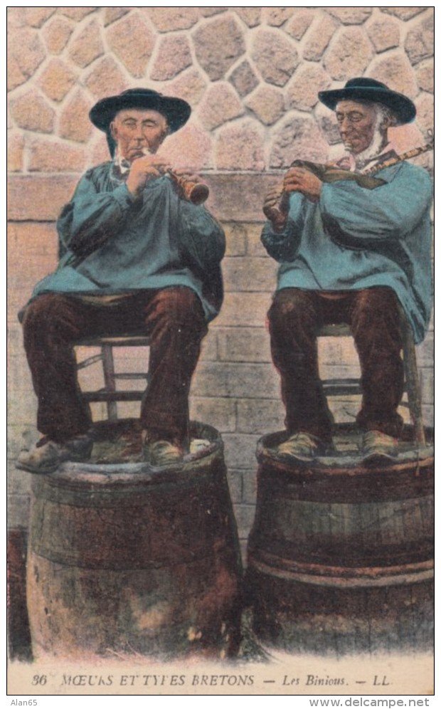 Bretagne Customs, Men Play Wind Instruments , C1910s Vintage Postcard - Bretagne