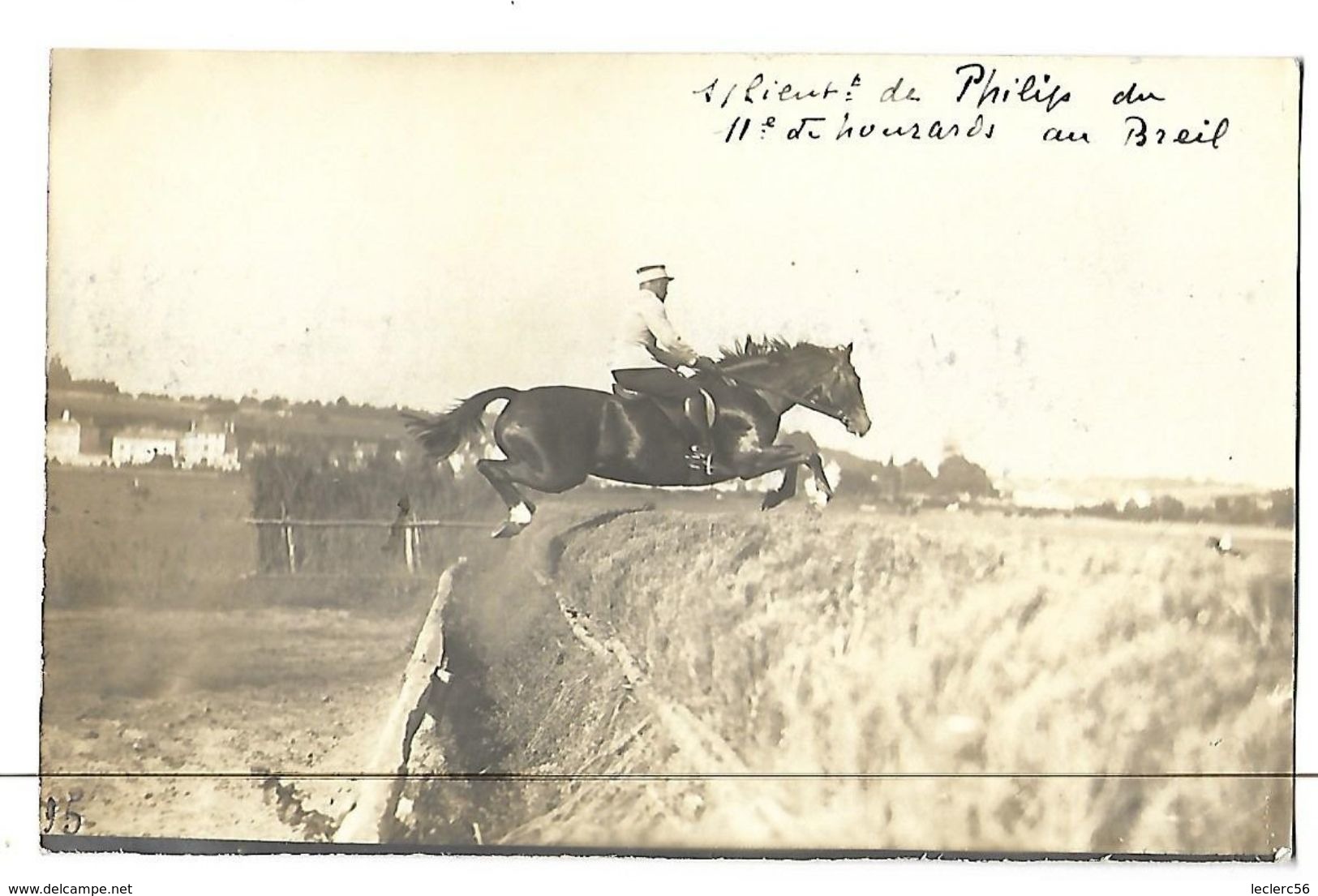 49 CARTE PHOTO SAUMUR MILITARIA ECOLE DE CAVALERIE Saut Du S/lieut De Philip Au Breil CPA 2 SCANS - Saumur