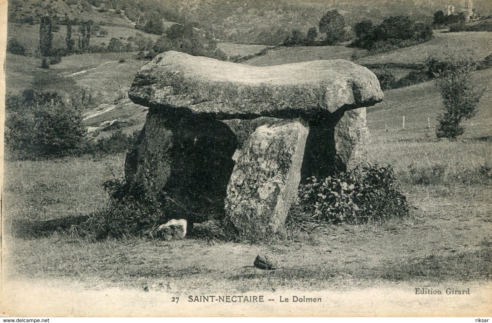 DOLMEN(SAINT NECTAIRE) - Dolmen & Menhirs