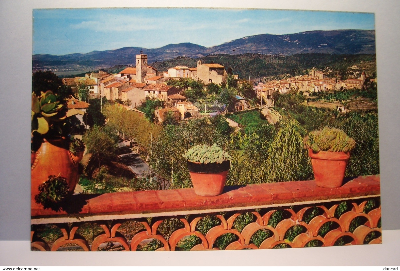 Vue De  MONTAUROUX     , Au Fond Le Village De  CALLIAN -  ( Pas De Reflet Sur L'original ) - Montauroux