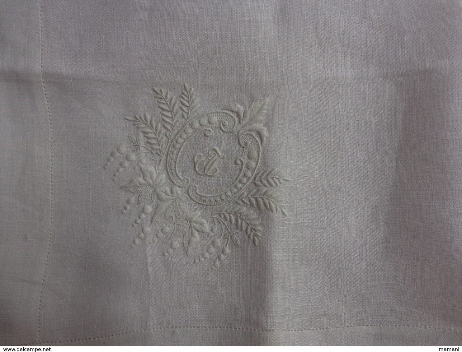 Lot De Mouchoirs Ancien Belle Broderie (9970) - Handkerchiefs