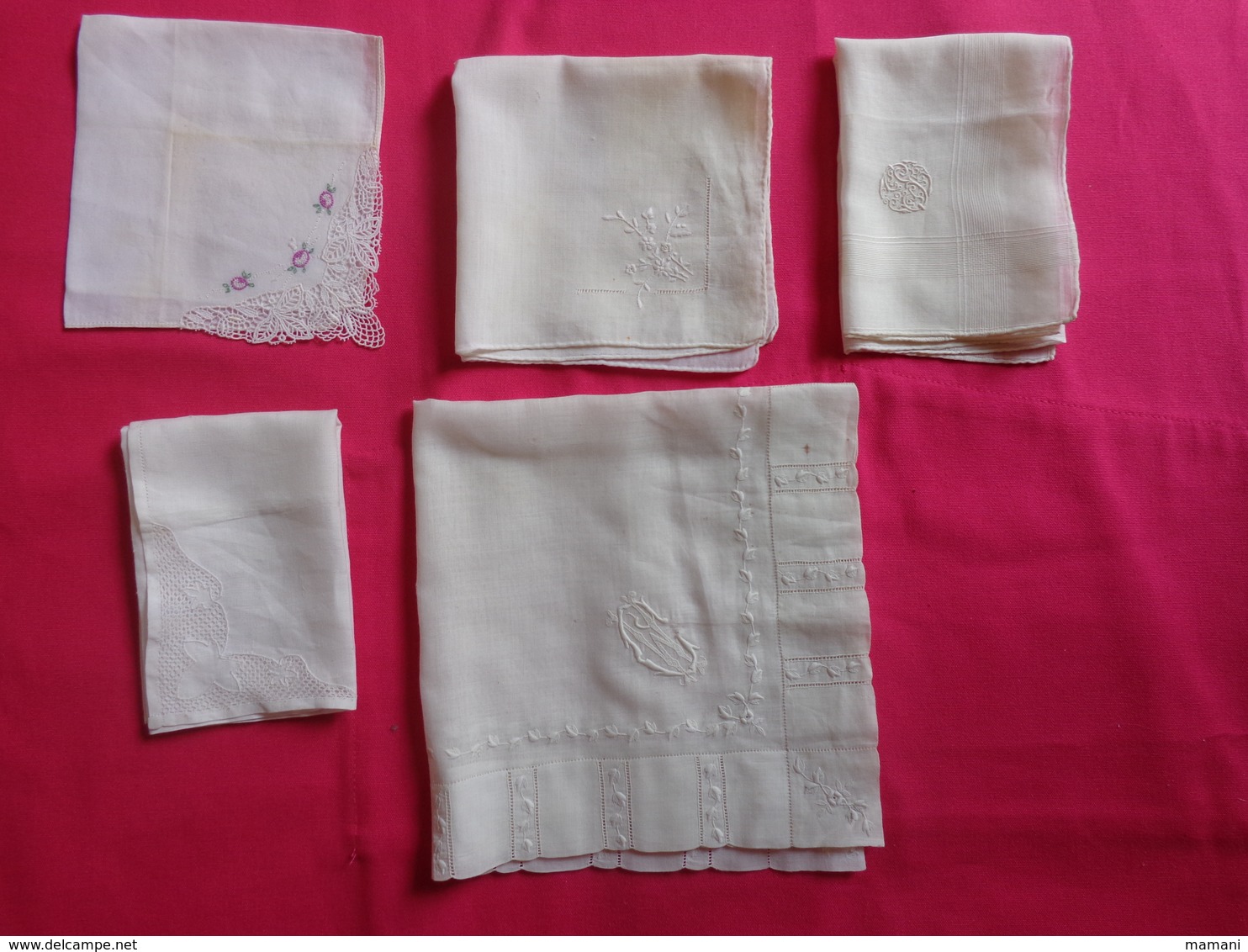 Lot De Mouchoirs Ancien Belle Broderie (9944) - Handkerchiefs