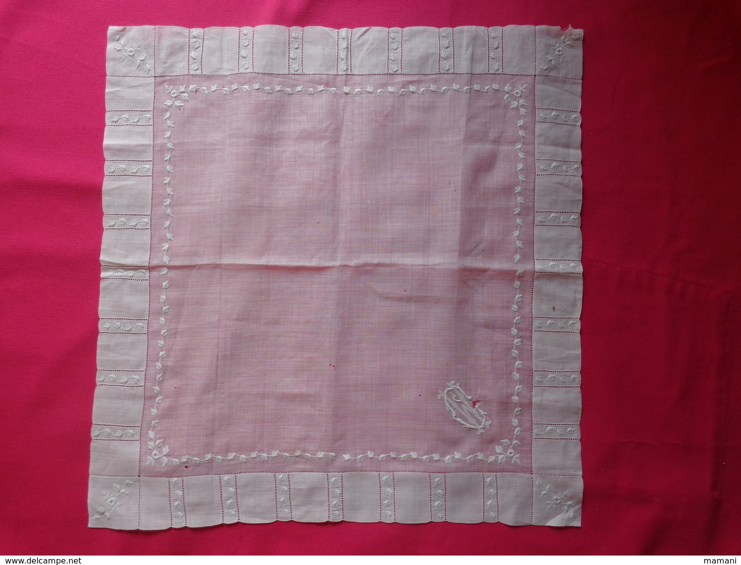 Lot De Mouchoirs Ancien Belle Broderie (9944) - Handkerchiefs