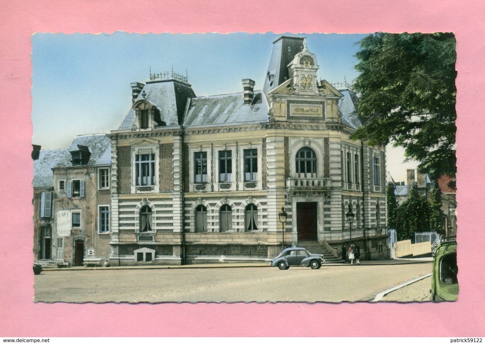 53 - MAYENNE - ERNEE - L'HÔTEL DE VILLE - RENAULT 4 CV - Ernee