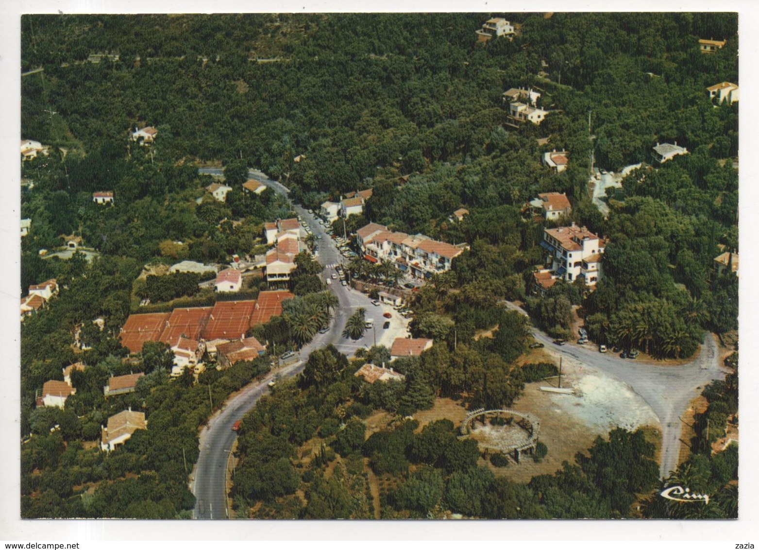 83.337/ LE RAYOL - Vue Aérienne - Le Centre - Rayol-Canadel-sur-Mer