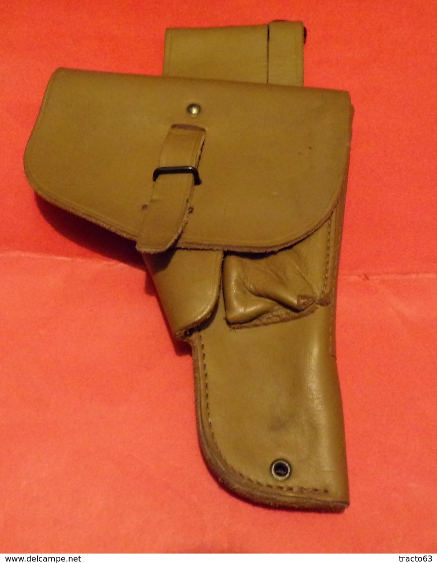 ETUI EN CUIR POUR PISTOLET AUTOMATIQUE MAC 50 , BON ETAT VOIR PHOTO  . POUR TOUT RENSEIGNEMENT ME CONTACTER. - Equipement